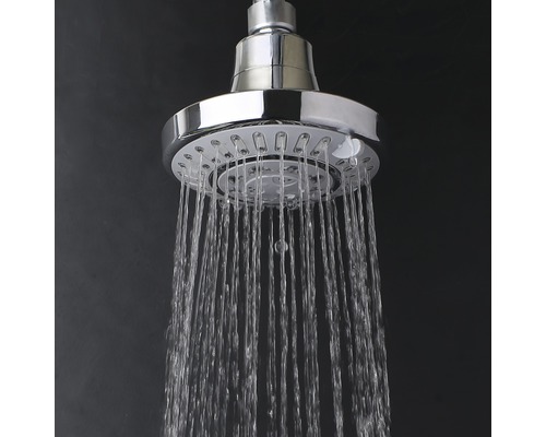 Sprchová hlavica s tečúcou vodou