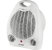 Biely elektrický ohrievač s ventilátorom a rukoväťou