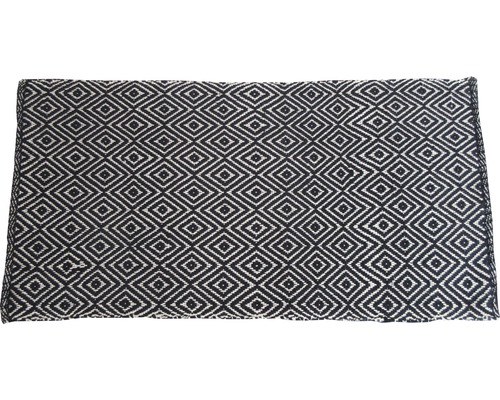 Koberec s kosoštvorcovým vzorom