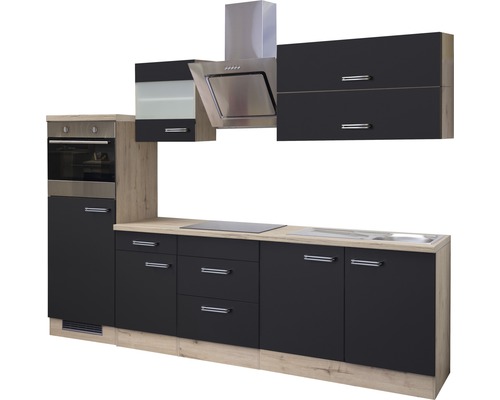 Kompletná kuchyňa so vstavanou rúrou, digestorom, varnou doskou a drezom.