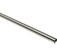 Kovová tyč na záclony