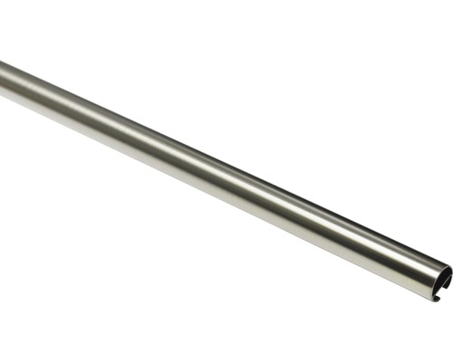 Kovová tyč na záclony