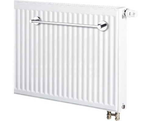 Biely radiátor s držiakom na uteráky a termostatickým ventilom