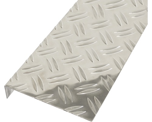 Drážkovaný plech tvar L hliník prírodný 135x30x1, 5 mm, 1 m Rohový profil z hliníkového slzičkového plechu
