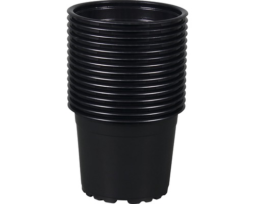 Stoh plastových kvetináčov