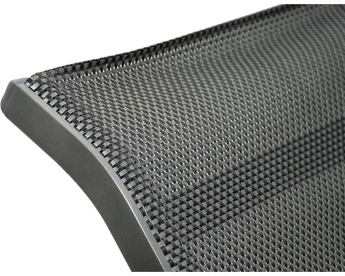 Detail vonkajšej stoličky s textilnou tkaninou