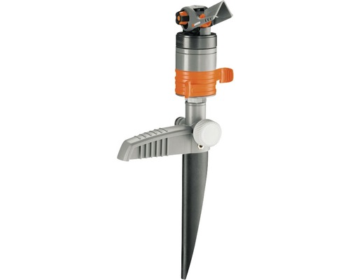 Záhradný zavlažovač so zemným hrotom na zavlažovanie