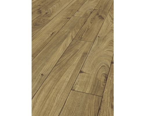 Položená laminátová podlaha so vzhľadom dreva