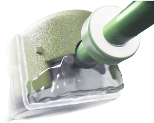 Detailný záber vŕtacej hlavy s chladiacou kvapalinou