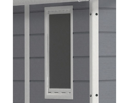 Detail záhradného domčeka s oknom