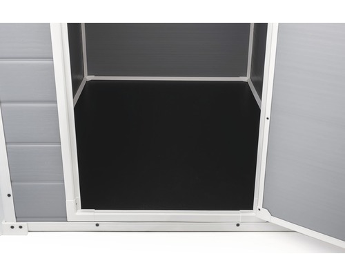 Detailný pohľad na vnútro záhradného domčeka