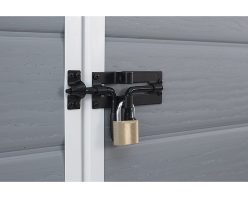 Zámok s visiacim zámkom na záhradných dverách