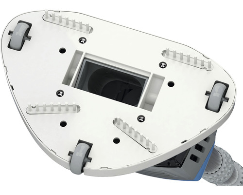 Spodná strana čistiaceho zariadenia s kolieskami a štetinami