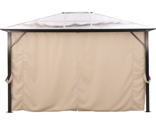 Altánok s béžovými závesmi do záhrady