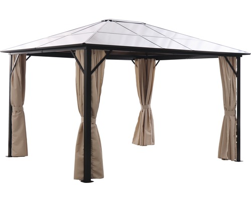 Záhradný altánok so strechou a závesmi