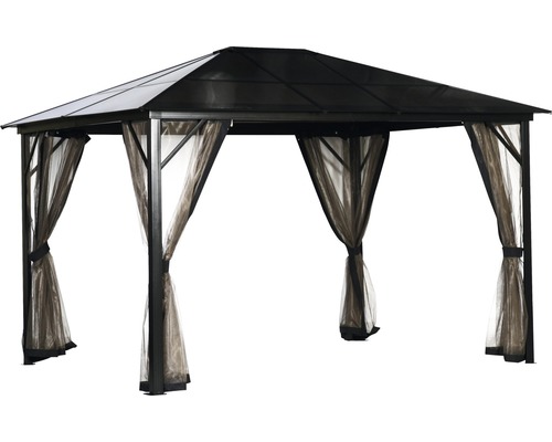 Záhradný pavilón so závesmi