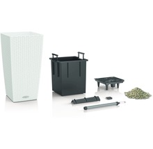 Kvetináč so zavlažovacím systémom a príslušenstvom