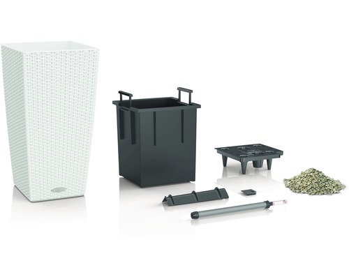 Kvetináč so zavlažovacím systémom a príslušenstvom