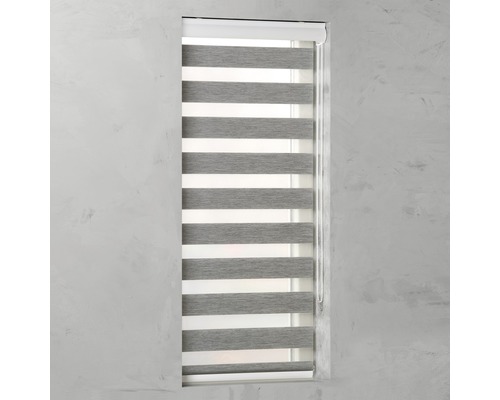 Roleta do okna so striedajúcimi sa priehľadnými a nepriehľadnými pruhmi