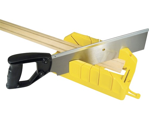 Pokosová píla s rezom dreva