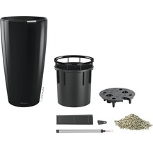 Kvetináč so zavlažovacím systémom a príslušenstvom