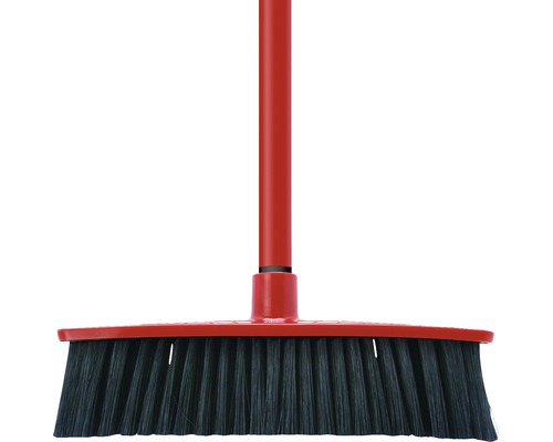 Smeták s červenou tyčou a čiernymi štetinami