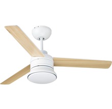 Stropný ventilátor s tromi lopatkami