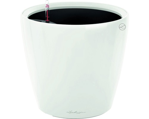 Biely kvetináč so zavlažovacím systémom
