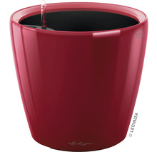 Červený kvetináč so zavlažovacím systémom