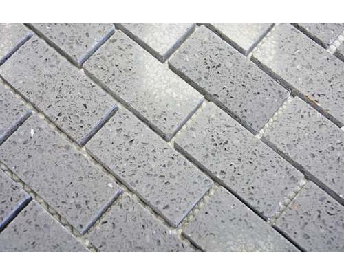 Sivé mozaikové obklady obdĺžnikového formátu