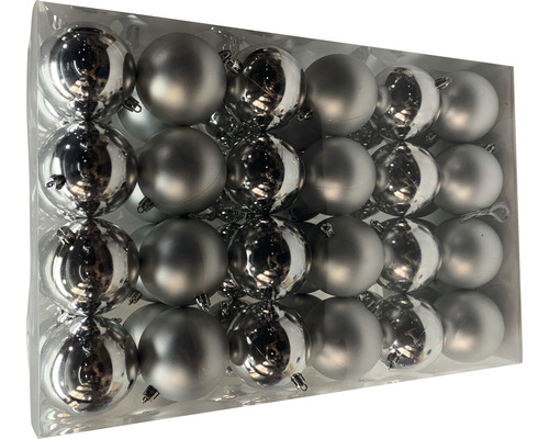 Strieborné vianočné gule v sade