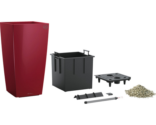 Kvetináč so zavlažovacím systémom a príslušenstvom