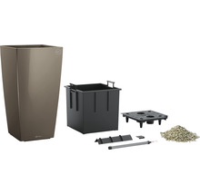 Kvetináč so zavlažovacím systémom a príslušenstvom