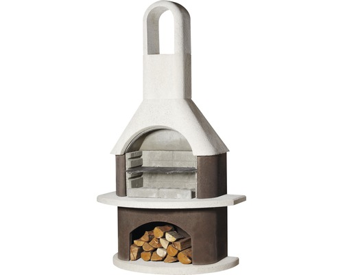 Murovaný grilovací krb s polenami