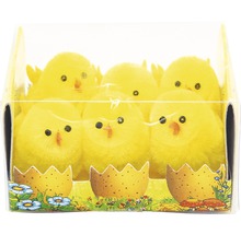 Balenie žltých kuriatok ako dekorácia na Veľkú noc