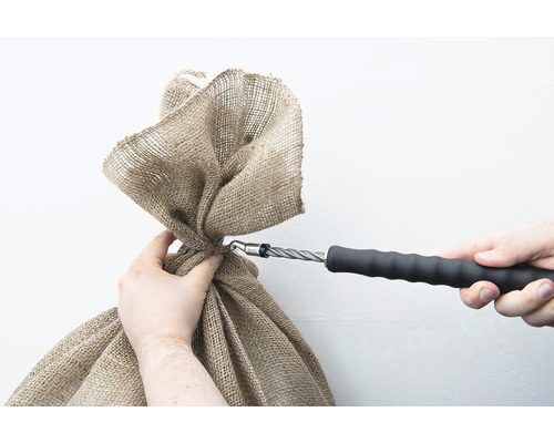 Drôtový krútič používaný na jutovom vreci