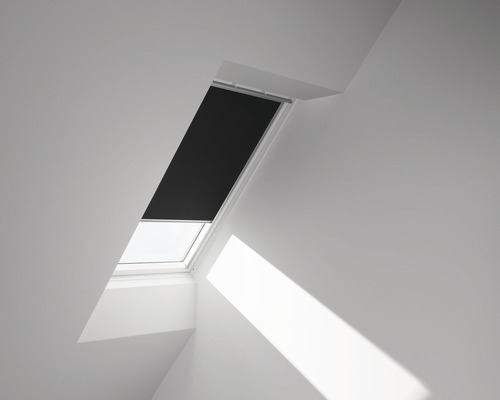 Strešné okno so zatemňovacou roletou
