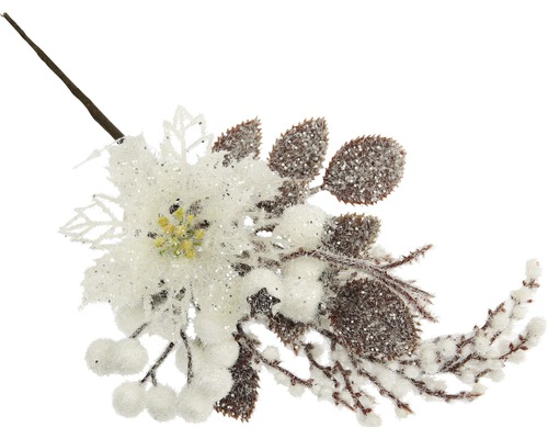 Dekoratívna umelá kvetina s bielym kvetom, bobuľami a listami ako vianočná dekorácia