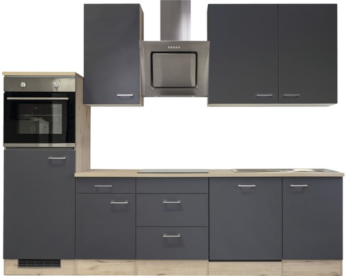 Kompletná kuchynská linka s hornými skrinkami, drezom, sporákom a digestorom.