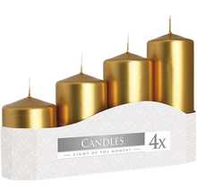 Štyri sviečky rôznych výšok v kartónovej krabici