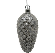 Ozdobná vianočná ozdoba na stromček v tvare šišky na zavesenie