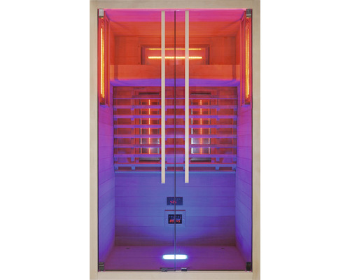 Vnútorný pohľad na infračervenú saunu so sklenenými dverami a dreveným obkladom