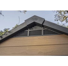 Detailný pohľad na záhradný domček s logom Keter