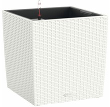 Biely kvetináč so zavlažovacím systémom