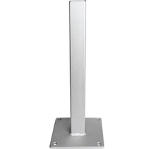 Kovový stĺpik so štvorcovou základňou na upevnenie