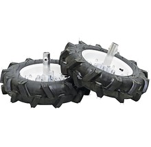 Dve poľnohospodárske pneumatiky pre motorové kultivátory