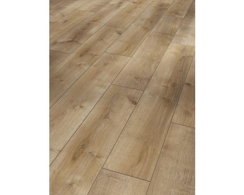 Položená laminátová podlaha s dreveným dizajnom