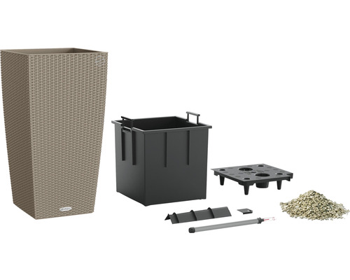 Kvetináč so zavlažovacím systémom a príslušenstvom