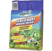 Balenie hnojiva pre ihličnany do záhrady