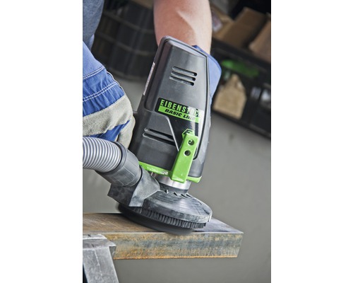 Brúska na betón Eibenstock Basic Line používaná na kovovom povrchu